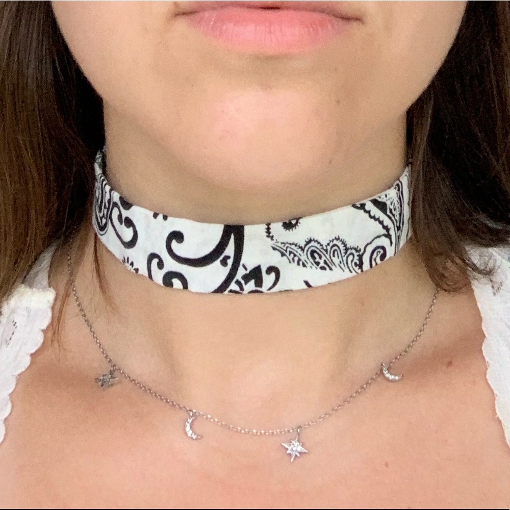 yeehaw bandana choker 🤠